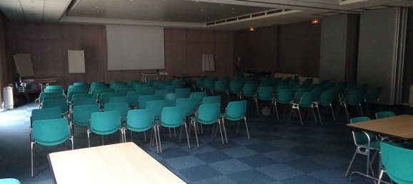 3160m² Office in Epernay, France No. 88859 20