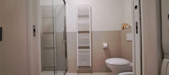 6 rooms Apartment in Modena, Italy No. 286314 7