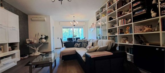 6 rooms Apartment in Modena, Italy No. 286314 31