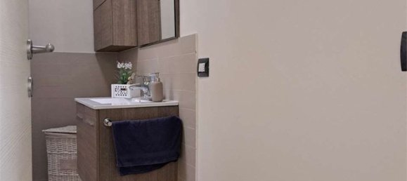 6 rooms Apartment in Modena, Italy No. 286314 24