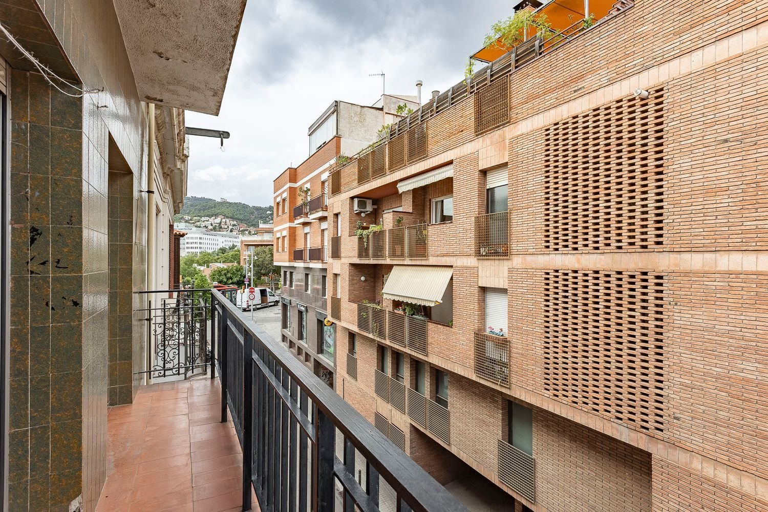 4 bedrooms Apartment in Gracia, Spain No. 168525