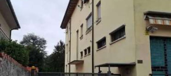 Apartamento de 3 habitaciónes en Induno Olona, Italy No. 3227 2