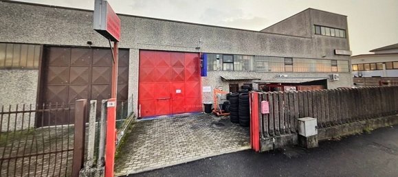 220m² Commercial property in Siziano, Italy No. 72829 2