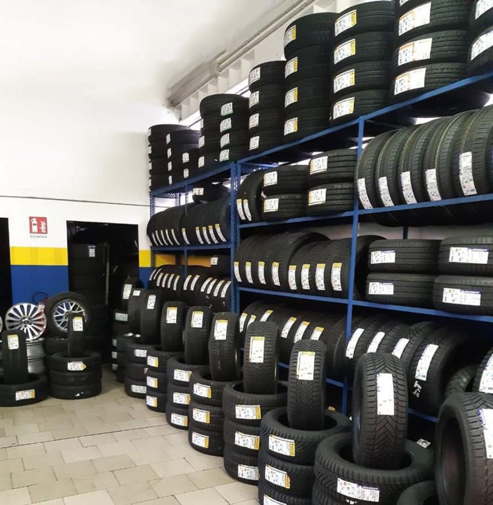 220m² Commercial property in Siziano, Italy No. 72829