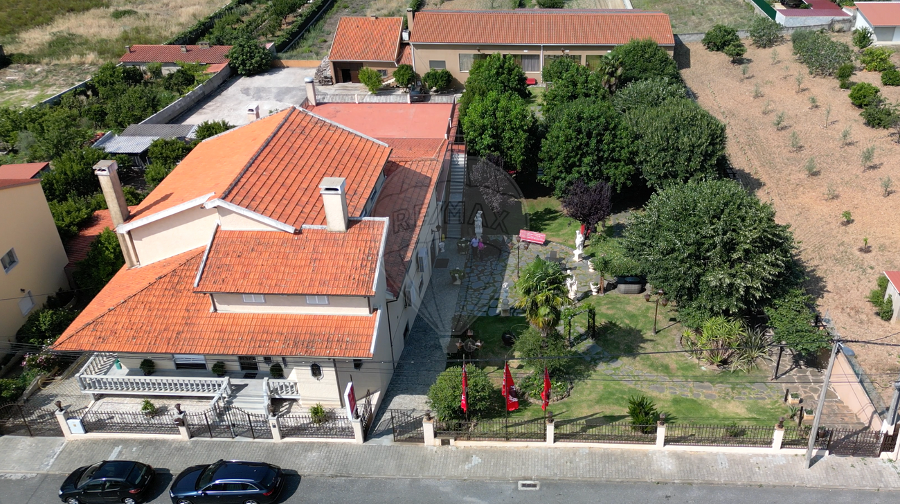 791m² Commercial property in Castelo Branco, Portugal No. 66564