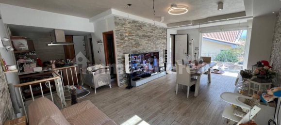 3 bedrooms Villa in Guidonia Montecelio, Italy No. 371235 4