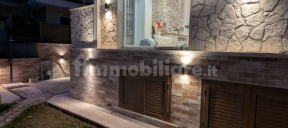 3 bedrooms Villa in Guidonia Montecelio, Italy No. 371235 2
