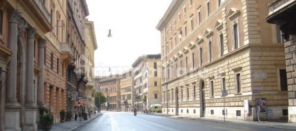 2 rooms Commercial property in Rome, Italy No. 337906 8