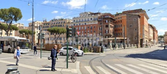 2 rooms Commercial property in Rome, Italy No. 337906 16