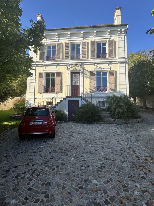 Casa de 4 dormitorios en Le Mee-sur-Seine, France No. 172140