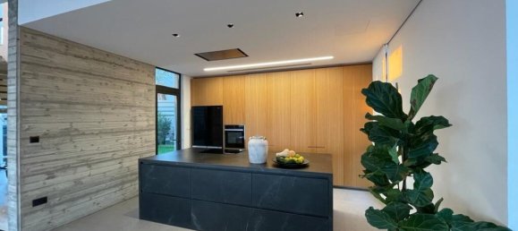 Вилла с 4 комнатами в Лимассол, Лимасол, Кипр № 25501 3