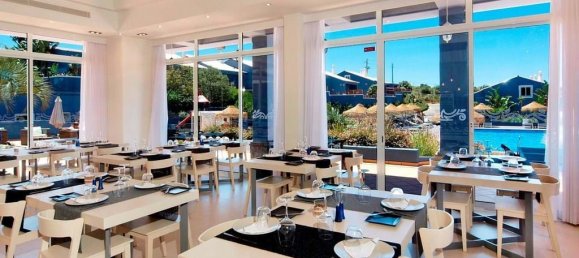 3000m² Commercial property in Luz, Portugal No. 135900 19