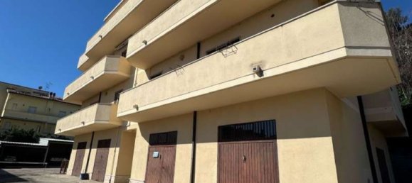 4-Zimmer Wohnung in Torre de' Passeri, Italy, Nr. 43157 6