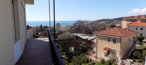 4 rooms Apartment in Imperia, Italy No. 237399 14