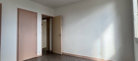 2 bedrooms Apartment in Bourges, France No. 233492 9