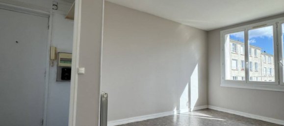 2 bedrooms Apartment in Bourges, France No. 233492 6