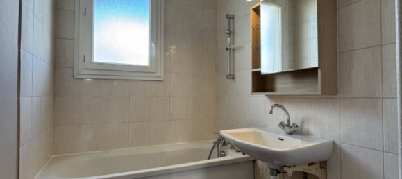 2 bedrooms Apartment in Bourges, France No. 233492 3