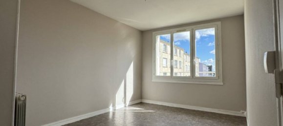 2 bedrooms Apartment in Bourges, France No. 233492 5