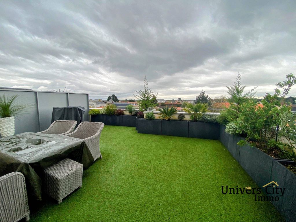 3 bedrooms Apartment in Les Sorinieres, France No. 101114