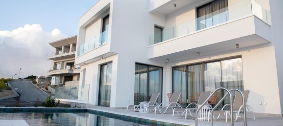 4 chambres propriété commerciale à vendre à Chloraka, Paphos, Cyprus № 9881 3