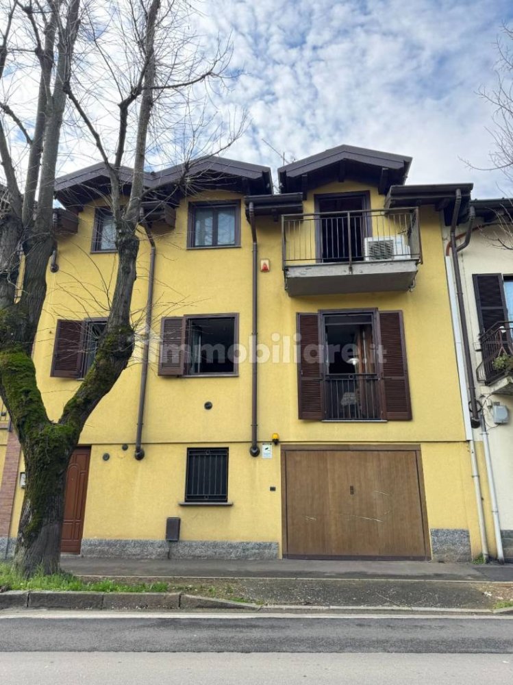 Apartamento T2 em Tradate, Italy N.º 228903