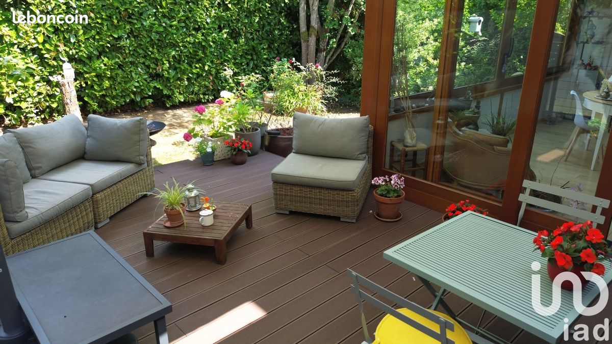 3 bedrooms House in Nandy, France No. 329528