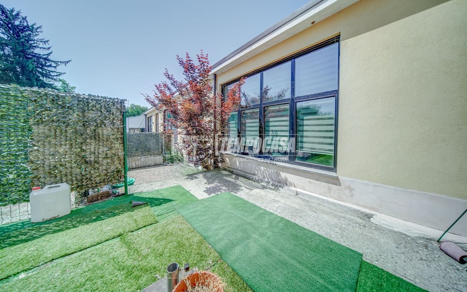 120m² Building in Somma Lombardo, Italy No. 363513