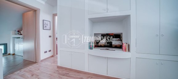 120m² Building in Somma Lombardo, Italy No. 363513 44