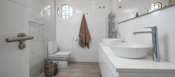 5 bedrooms Villa in Nueva Andalucia, Spain No. 4792 22