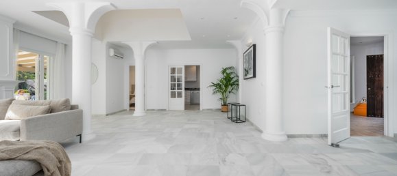 5 bedrooms Villa in Nueva Andalucia, Spain No. 4792 9