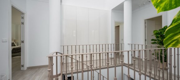 5 bedrooms Villa in Nueva Andalucia, Spain No. 4792 27