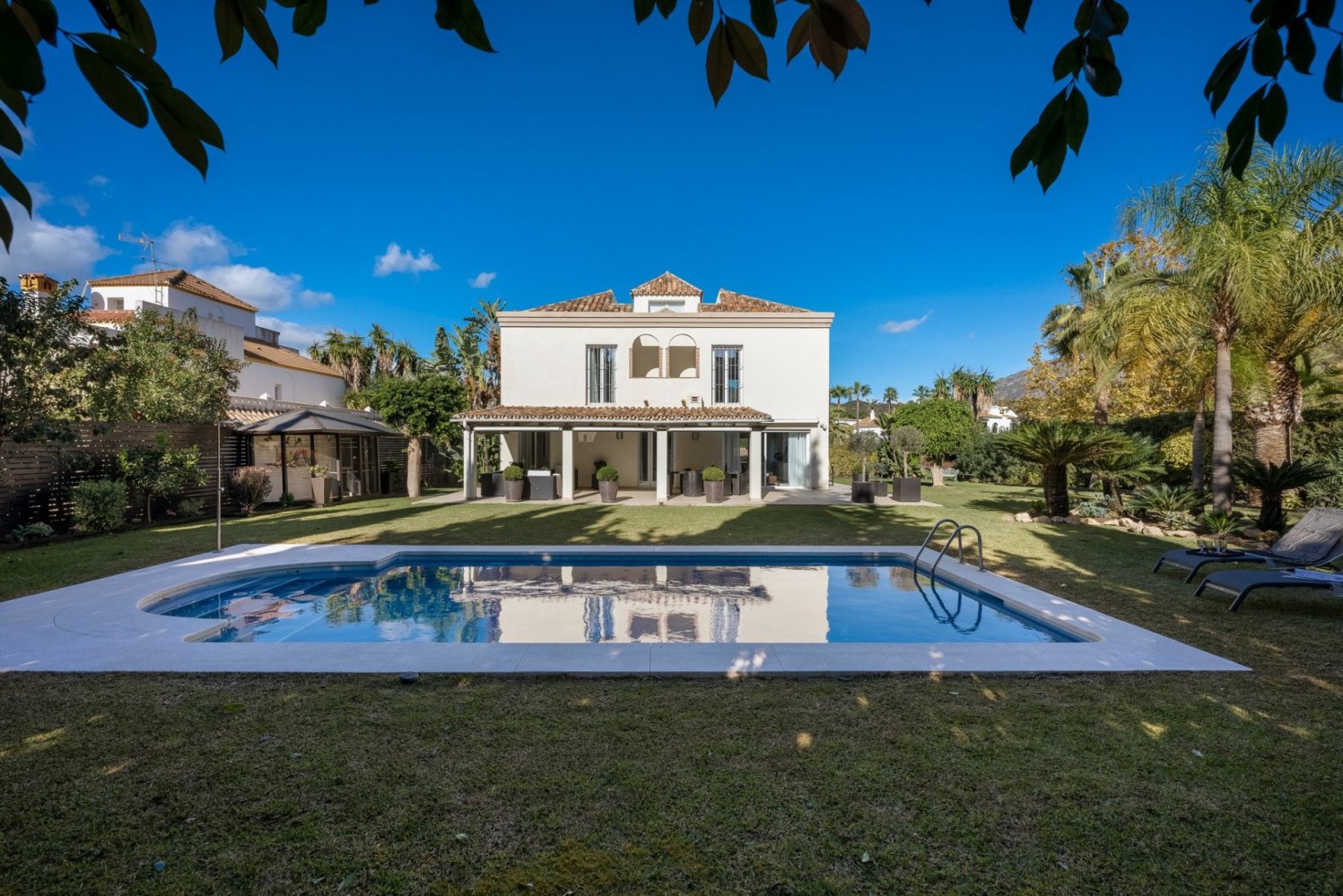 5 bedrooms Villa in Nueva Andalucia, Spain No. 4792