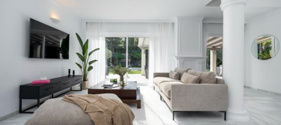 5 bedrooms Villa in Nueva Andalucia, Spain No. 4792 6