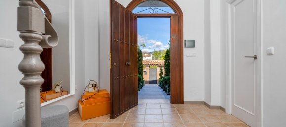 5 bedrooms Villa in Nueva Andalucia, Spain No. 4792 30