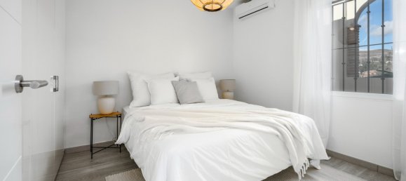 5 bedrooms Villa in Nueva Andalucia, Spain No. 4792 18