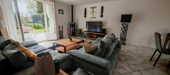 5 bedrooms House in Senlis, France No. 316956 4