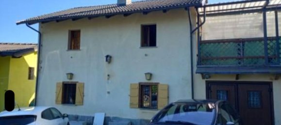 7 rooms Apartment in Barge, Italy No. 51968 2