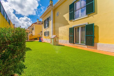 Дом с 4 спальнями в Синтра, Португалия № 49108