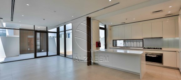 2 bedrooms Townhouse in Abu Dhabi, UAE No. 29241 2