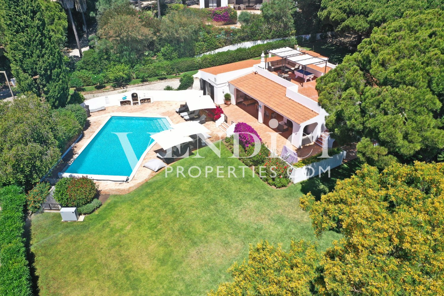 4 bedrooms Villa in Almancil, Portugal No. 257900