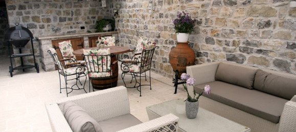 3 bedrooms Commercial property in Tivat, Montenegro No. 131 3