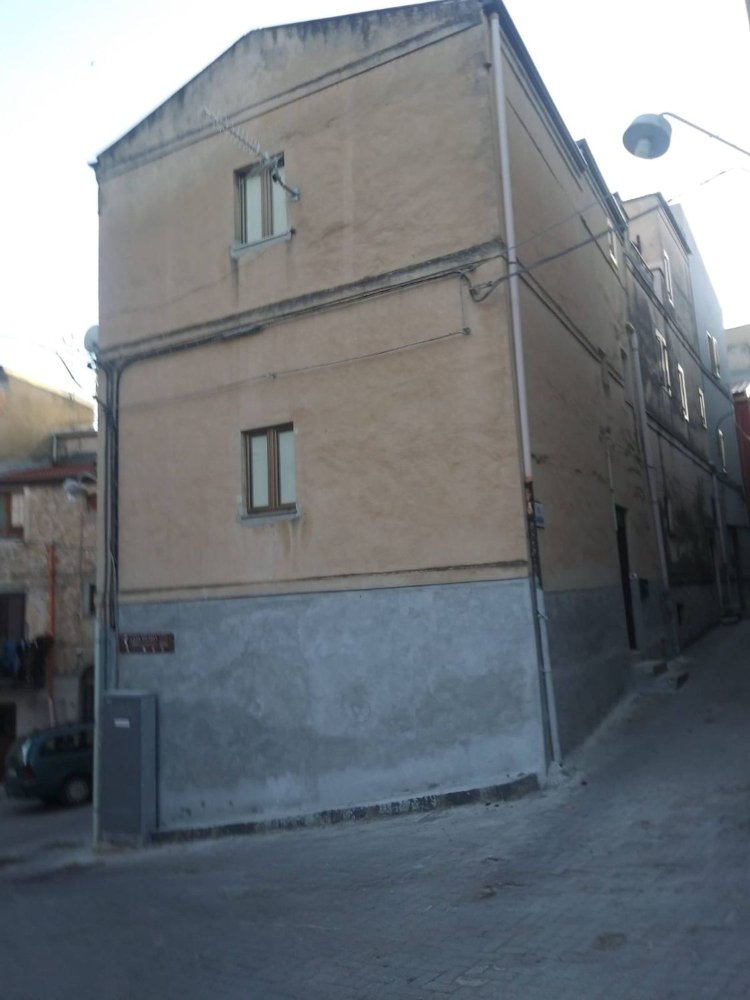 6 rooms House in Bivona, Italy No. 256203