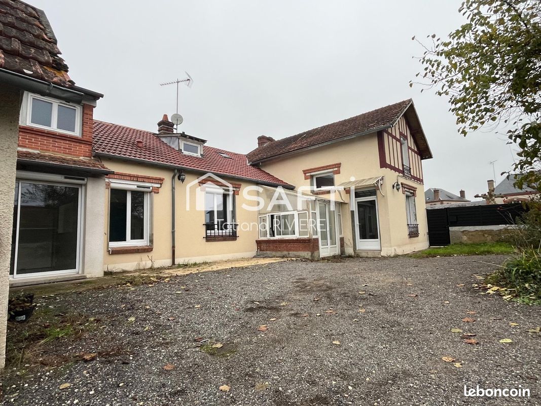 4 Schlafzimmer Haus in Varennes-Changy, France, Nr. 158979