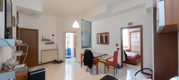 2-salle Appartement à Monza, Italy No. 32082 13