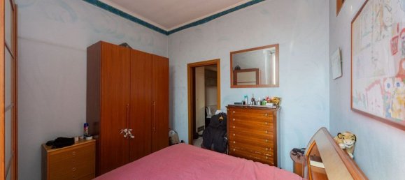 2-salle Appartement à Monza, Italy No. 32082 5