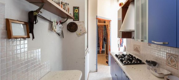 2-salle Appartement à Monza, Italy No. 32082 17