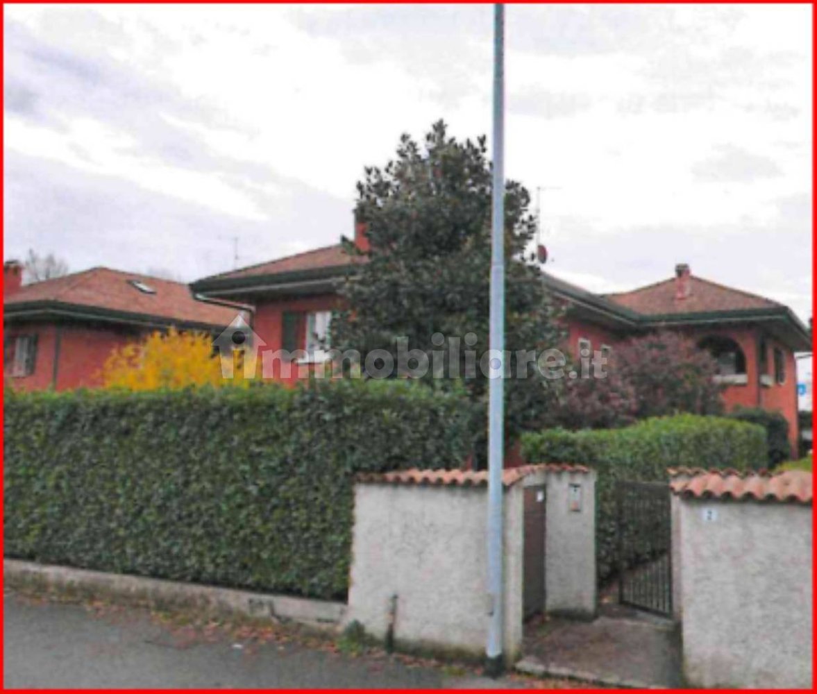 1-salle Bureau à Inzago, Italy No. 56853