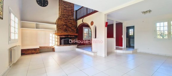 5 bedrooms House in Les Alluets-le-Roi, France No. 165660 7