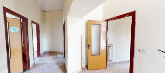 3 rooms House in Mariglianella, Italy No. 18538 2
