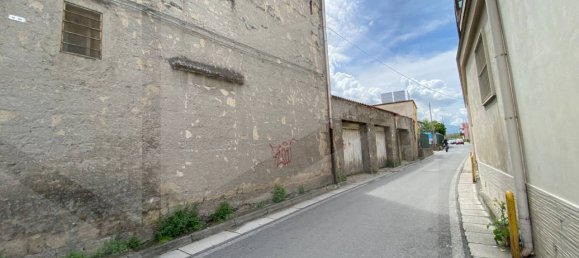 3 rooms House in Mariglianella, Italy No. 18538 18